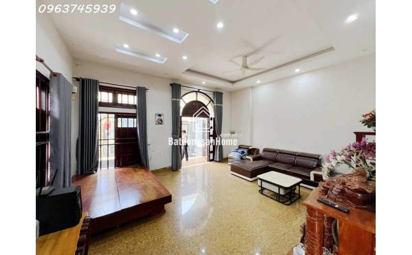 Biệt Thự Ngang 12m Hiếm Có, 242m2 Trung Tâm Dĩ An, Hoàn Công, 8.2 Tỷ